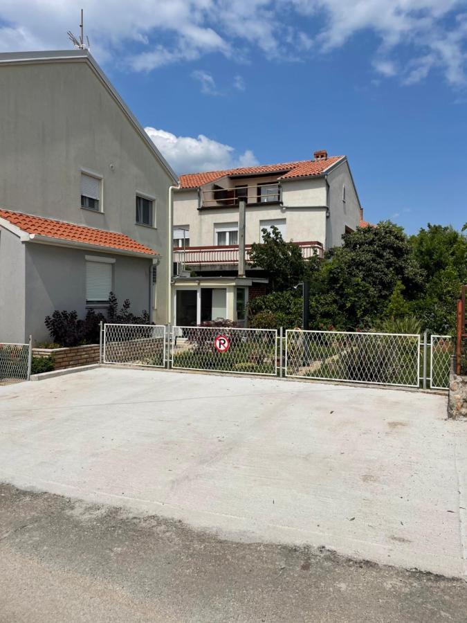 La Storia - Holiday Apartment House Zadar Extérieur photo